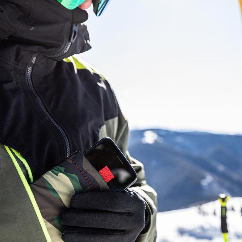 How To Properly Care For Your Phone In The Cold - PHOOZY