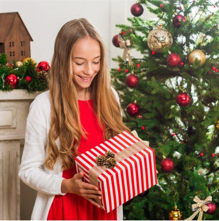 Money Crashers - "40 Best Christmas Gift Ideas for Teens (on Every Budget)" - PHOOZY